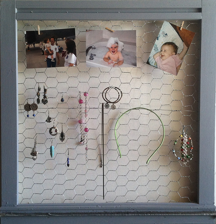 Chick Wire Window